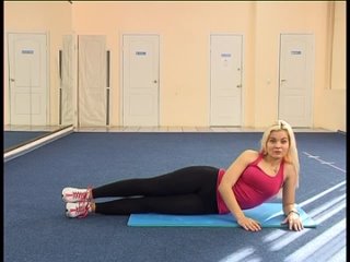 the blonde does exercises ass in leggings